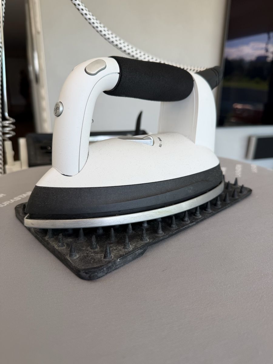 Laurastar Bügelbretter: LAURASTAR S7 Steam Ironing System  – Gebraucht aus Fahrweid von SR_ZH