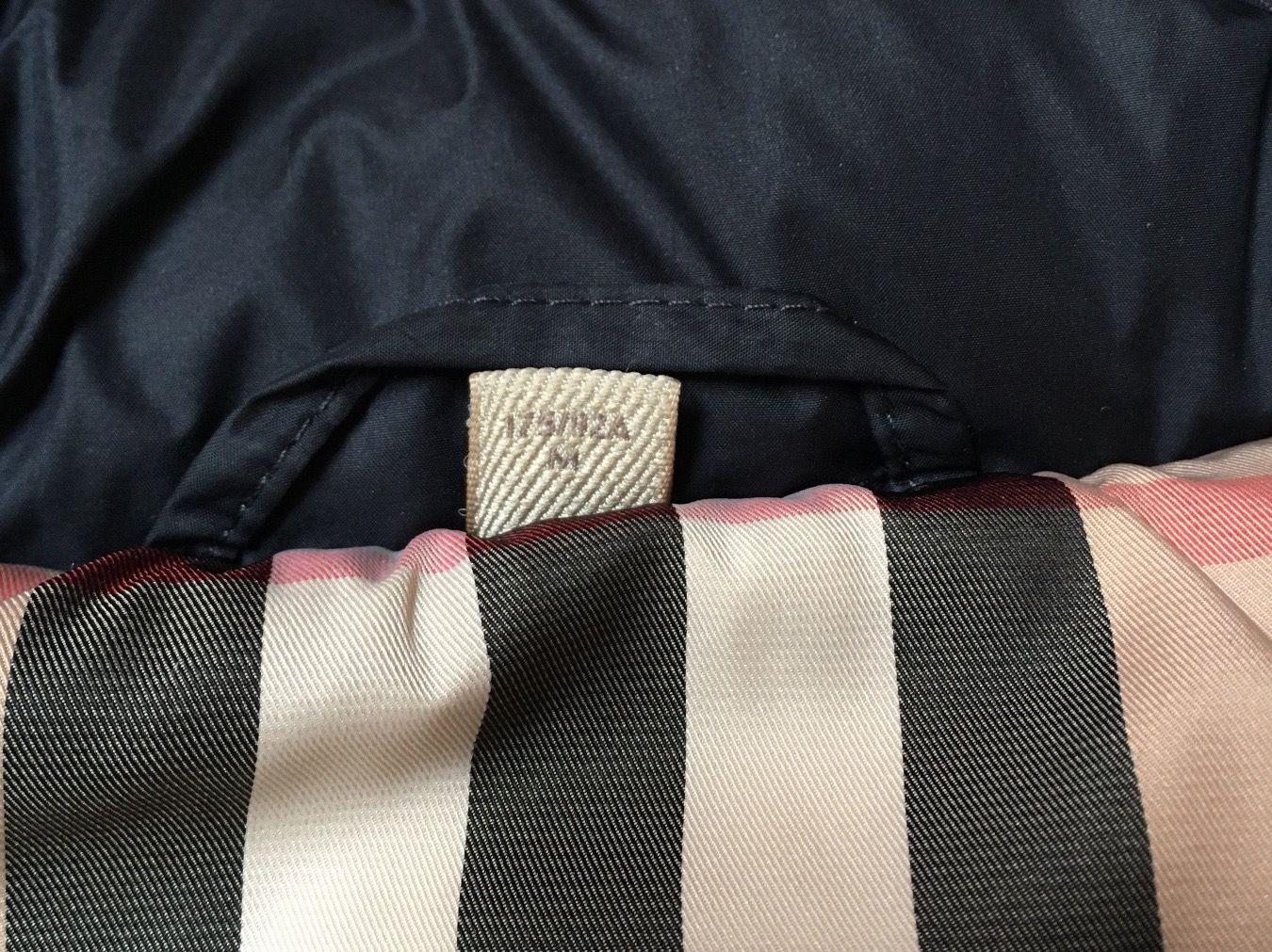 Burberry Giacche: Original Burberry Daunensteppjacke – Usato da Brienz BE venduto da Eos_123 3