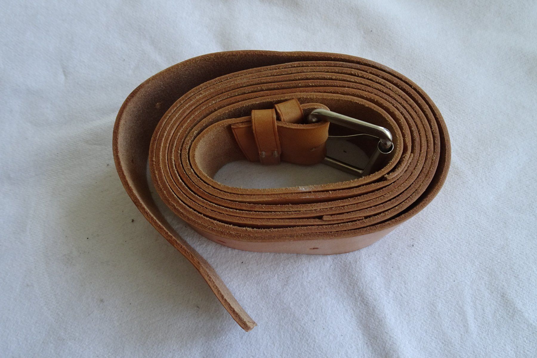 Cinture: Ledergurt hellbraun, Breite ca 4 cm, Länge ca. 222 cm – Usato da Strengelbach venduto da schmetterling20
