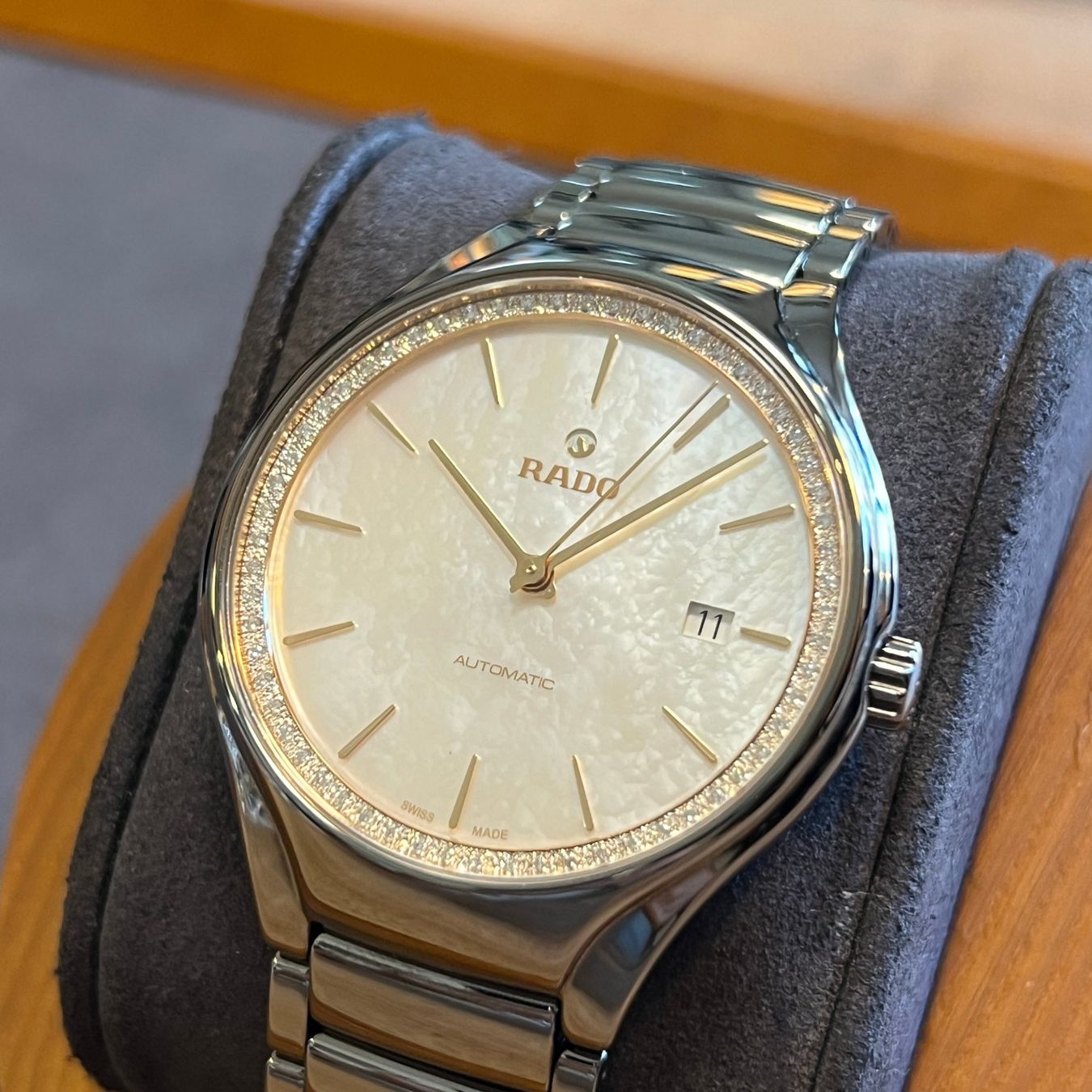 Rado Orologi: Rado True MOP Dial Automatic Date Diamond Bezel 763.0057.3.0 – Usato da Carouge GE venduto da Watchaser 2
