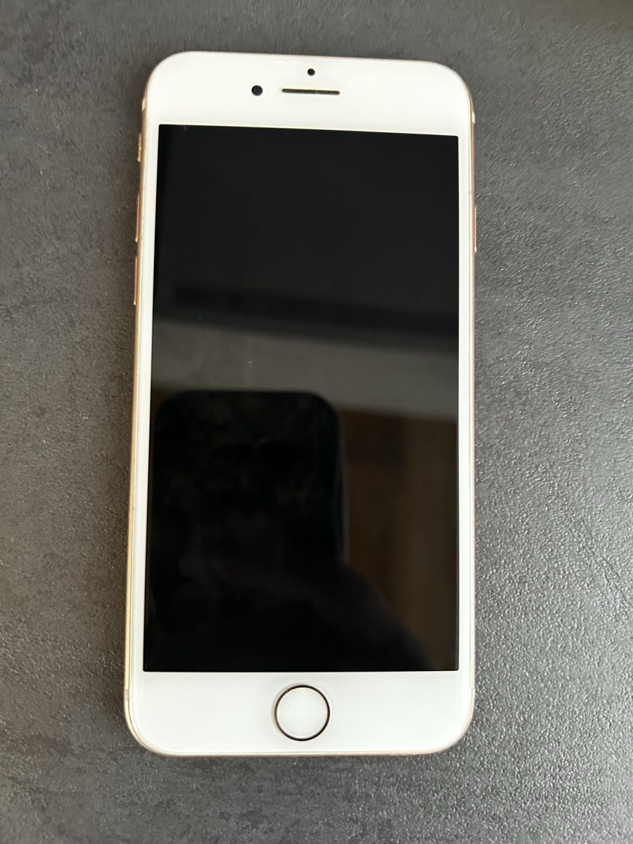 Apple Telefoni cellulari / Smartphones: iPhone 8 oro 64GB danneggiato – Difettoso da Bodio TI venduto da mel_6pmm