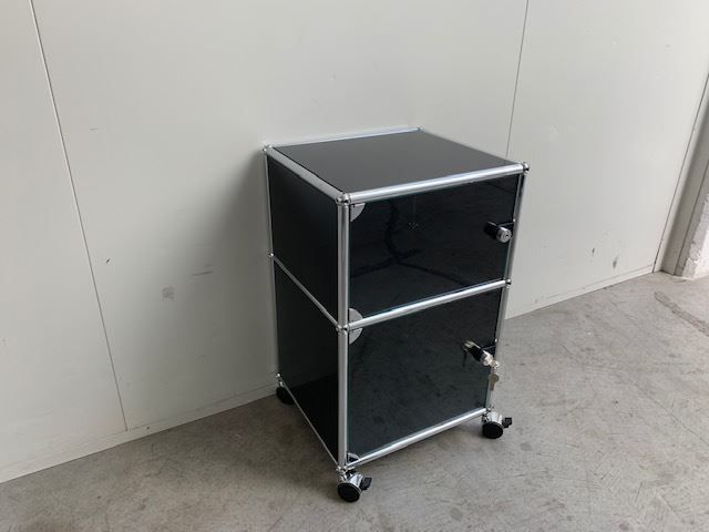 USM Comodini: USM Haller Nachttisch – Usato da St. Gallen venduto da MSMoebelhandel