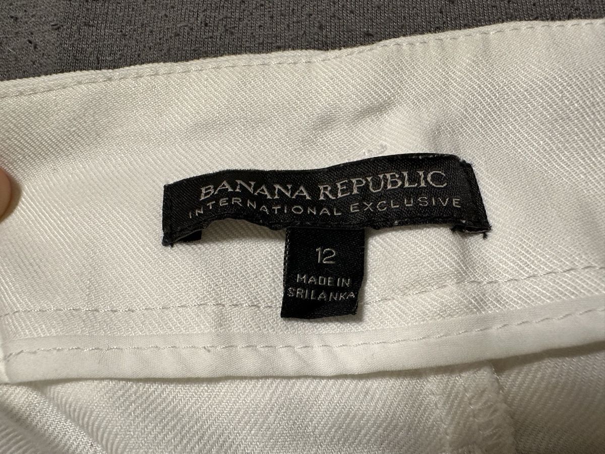 Banana Republic Pantaloni: Banana Republic White Belted Shorts - Size 12 - Summer! – Nuovo (secondo la descrizione) da Wangen SZ venduto da emm_8ykd 1