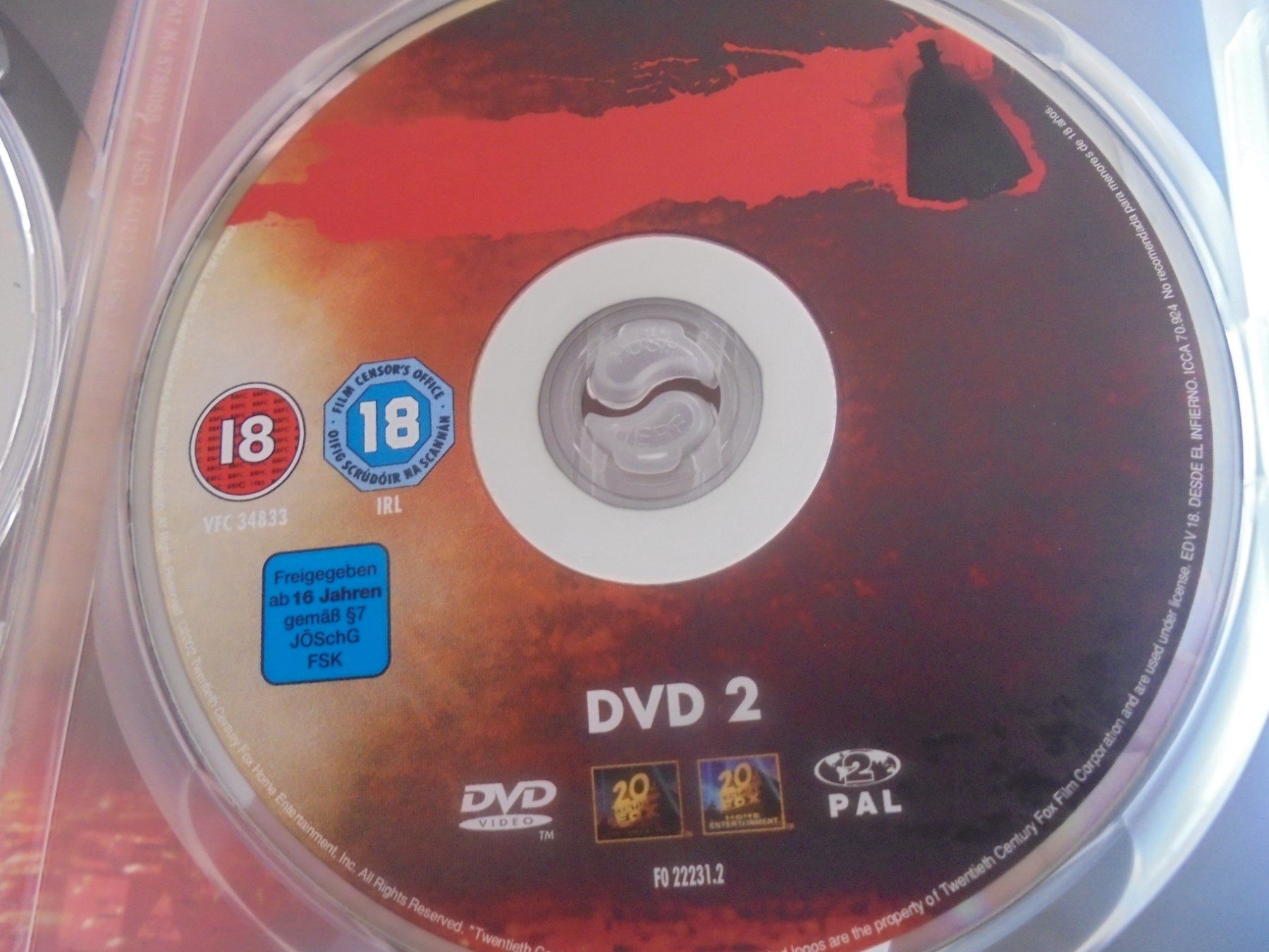 Alle DVDs: " From Hell " Johnny Depp, Heather Graham. 2 DVD in english – Gebraucht aus Crissier von Promopost 3