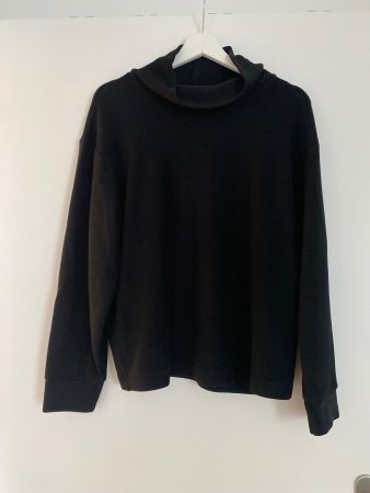 Schwarzer Rollkragenpullover von Uniqlo, Grösse S, Top!