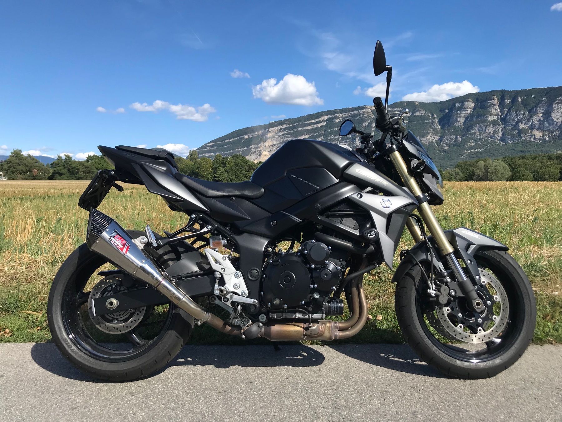 Suzuki Strada: Suzuki GSR 750A – Usato da Grand-Lancy venduto da tbi_sk5l