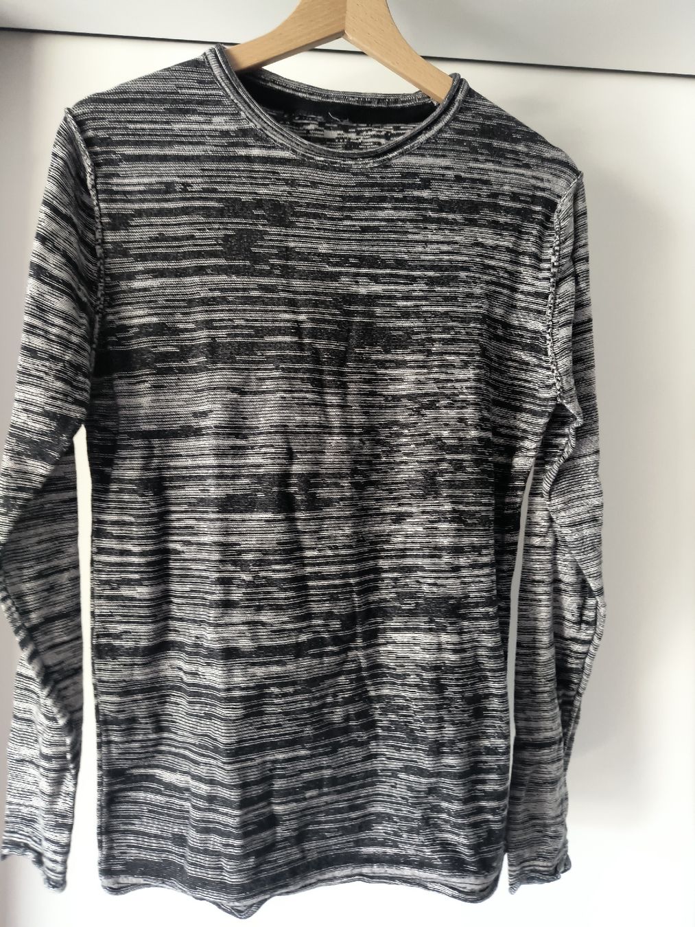 Maglioni & Felpe: Langarmshirt grau schwarz meliert Gr. XS – Usato da Schöfflisdorf venduto da kin_2dp9