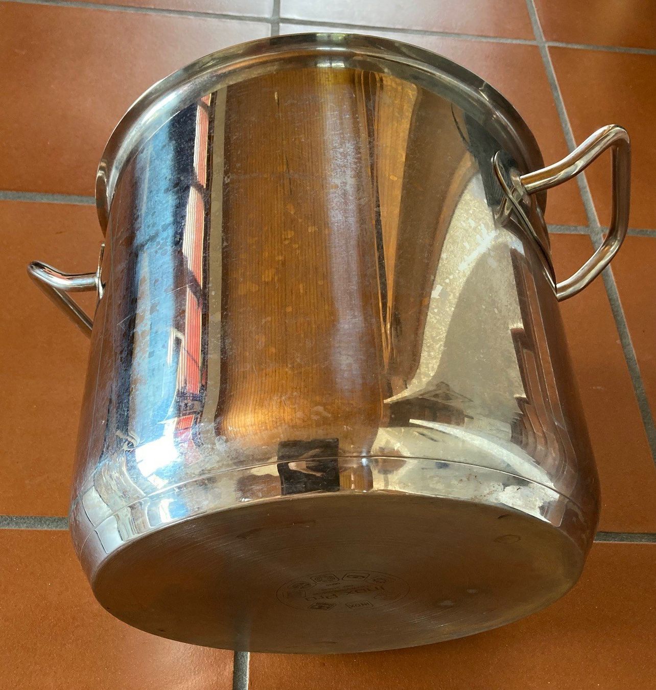 Pentole: Grosser Kochtopf mit Deckel/Grossraumtopf – Usato da Orselina venduto da Vrenegonde 1