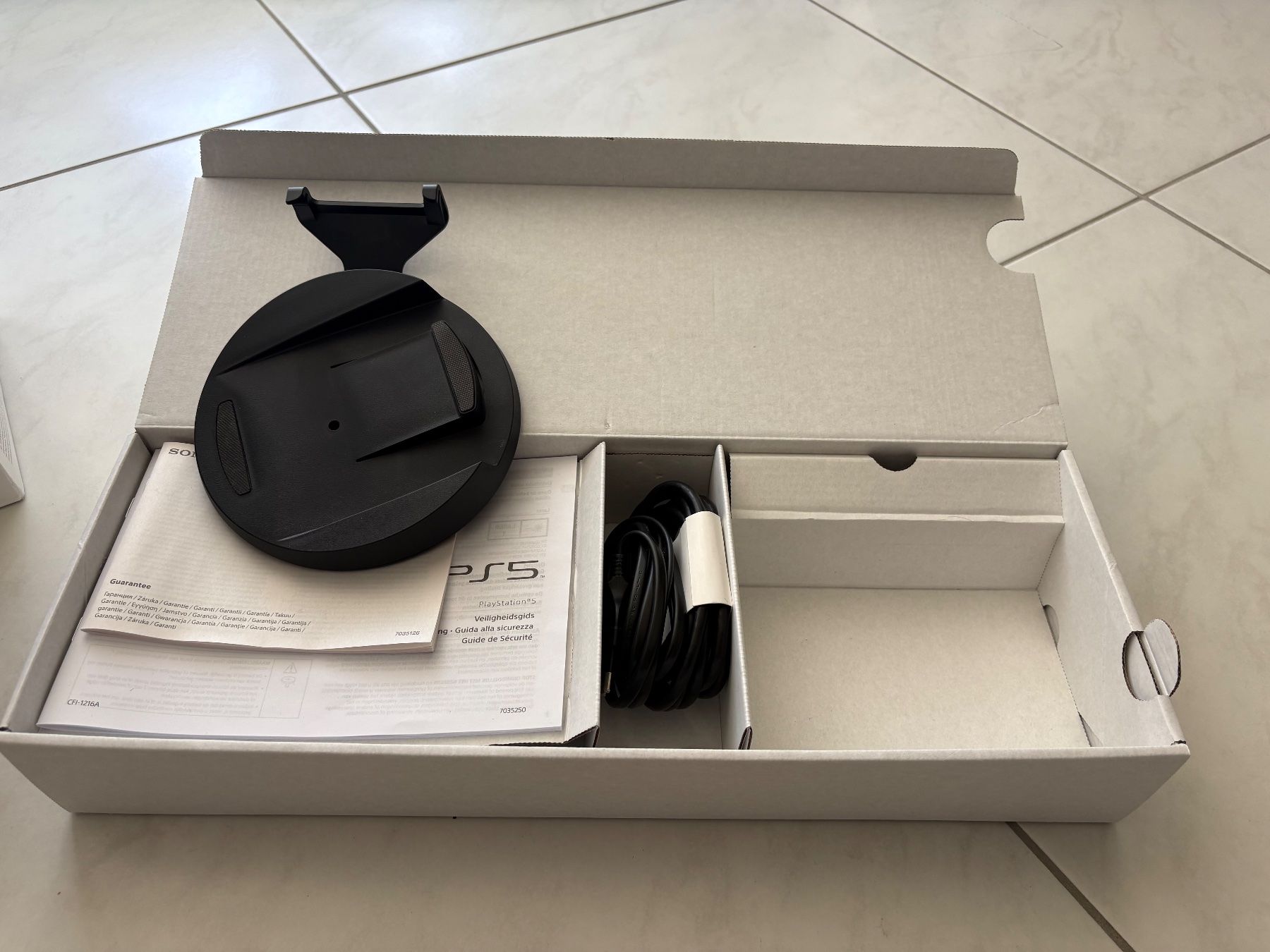 Sony Console: PlayStation 5 Disc Edition CFI-1216A | OVP | – Usato da Oberweningen venduto da MatthiasR. 6