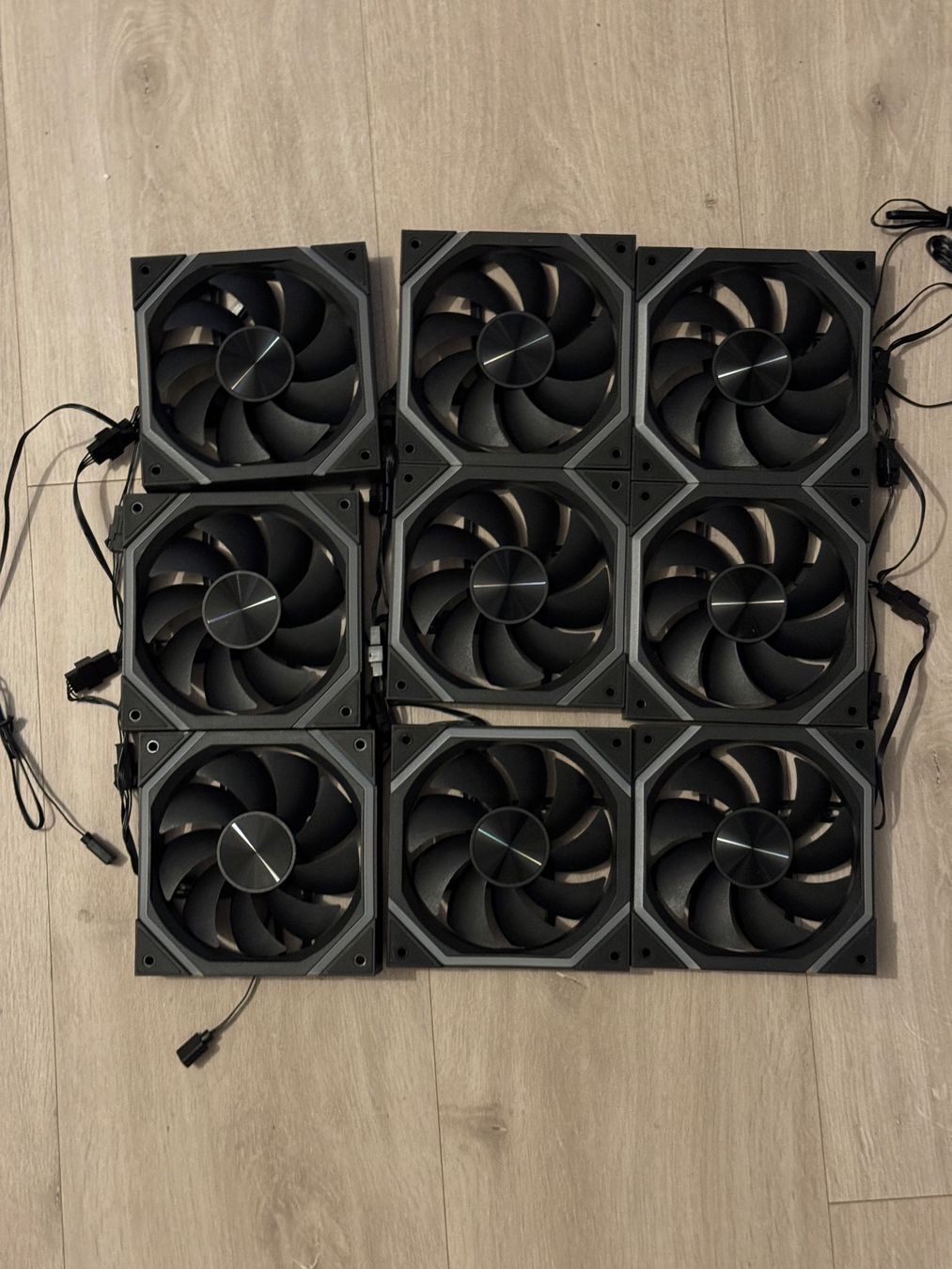 Ventilatori: 9 ventilateur pour Gaming PC ARGB – Usato da Neuchatel venduto da Mr-Nobody