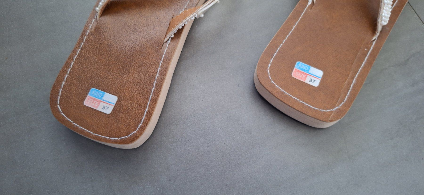 Damenschuhe: Damen Flip-Flops mit Perlmutt- und Perlendetails Gr. 37 – Gebraucht aus Märstetten von activemember 2