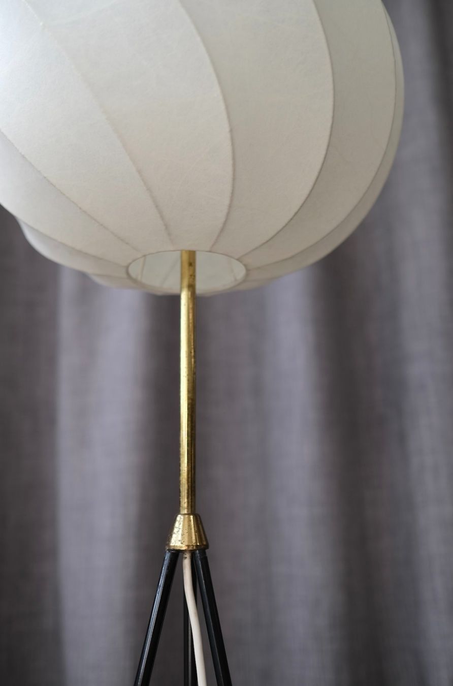 Lampade: Tripod Cocoon Floor Lamp 1960,s – Usato da Bern venduto da Zmodern_VIN 4