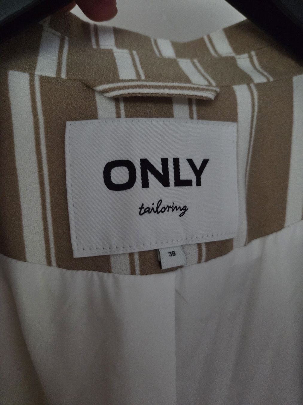 Only Giacche: ONLY Blazer gestreift Grösse 36 - wie Neu – Usato da Bellach venduto da mela_lela 3