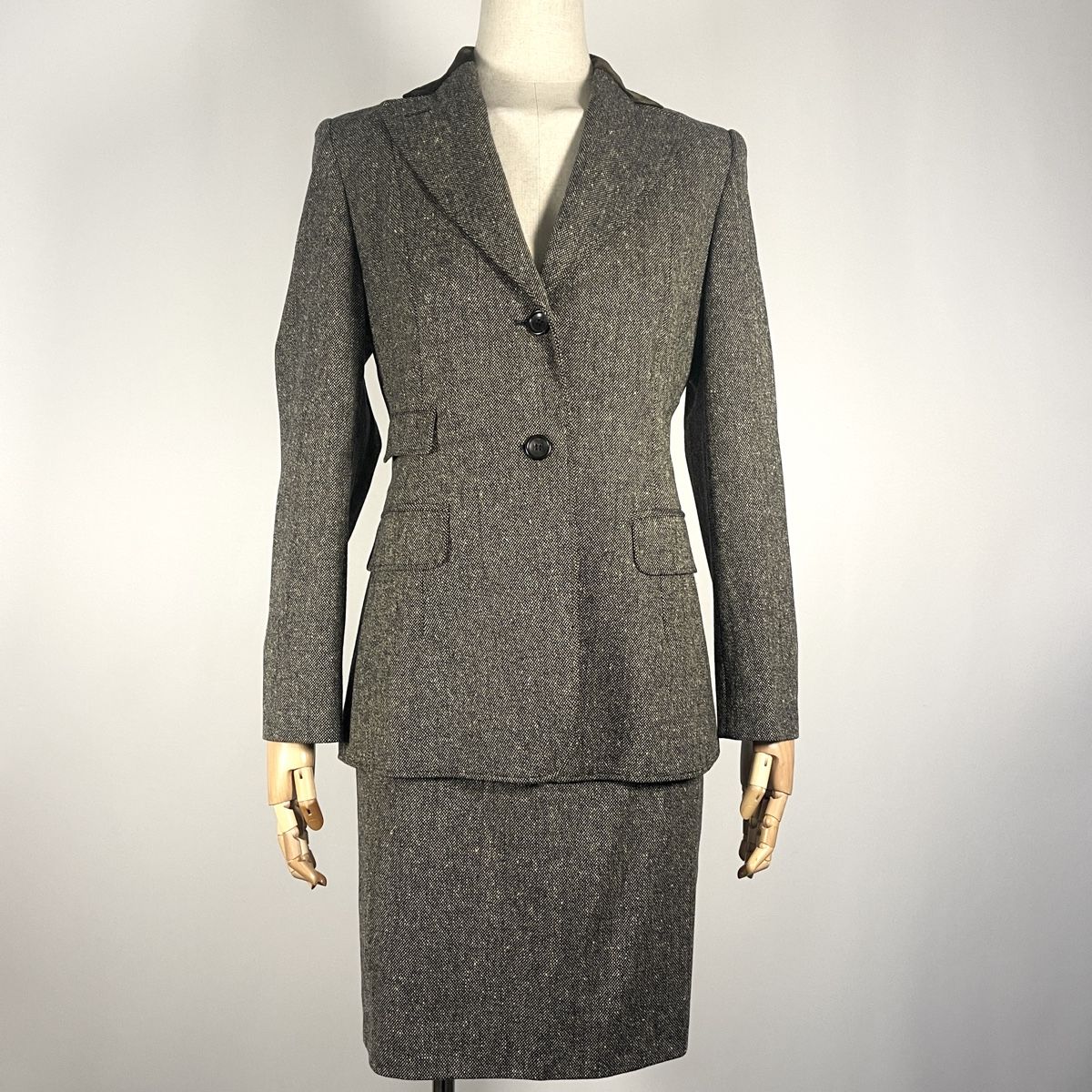 Windsor Completi & Tailleur: WINDSOR Blazer and Skirt Set – Nuovo (secondo la descrizione) da Freienbach venduto da Avviivva_Shop