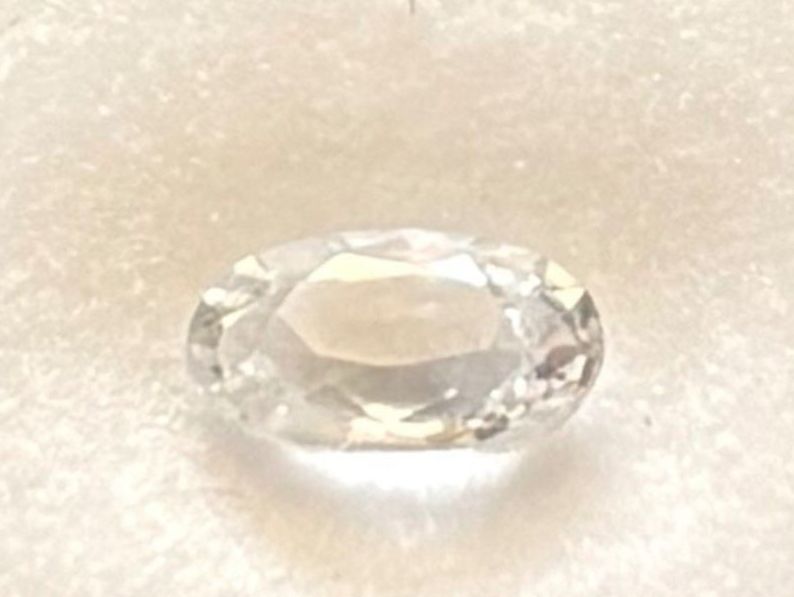 Pietre preziose: Saphir weiss 0.6 ct., 4.4 x 6.5 mm – Usato da Brugg AG venduto da lau_9rvy 3