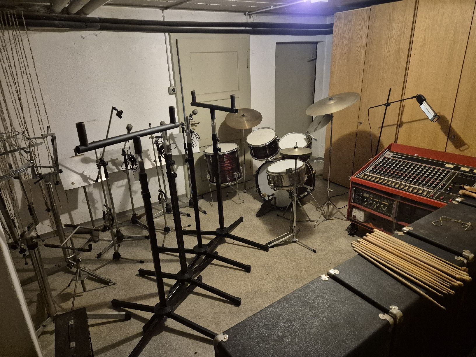 Musikinstrumente: Schlagzeug  und Boxen – Gebraucht aus Sargans von aze_kf6w 2