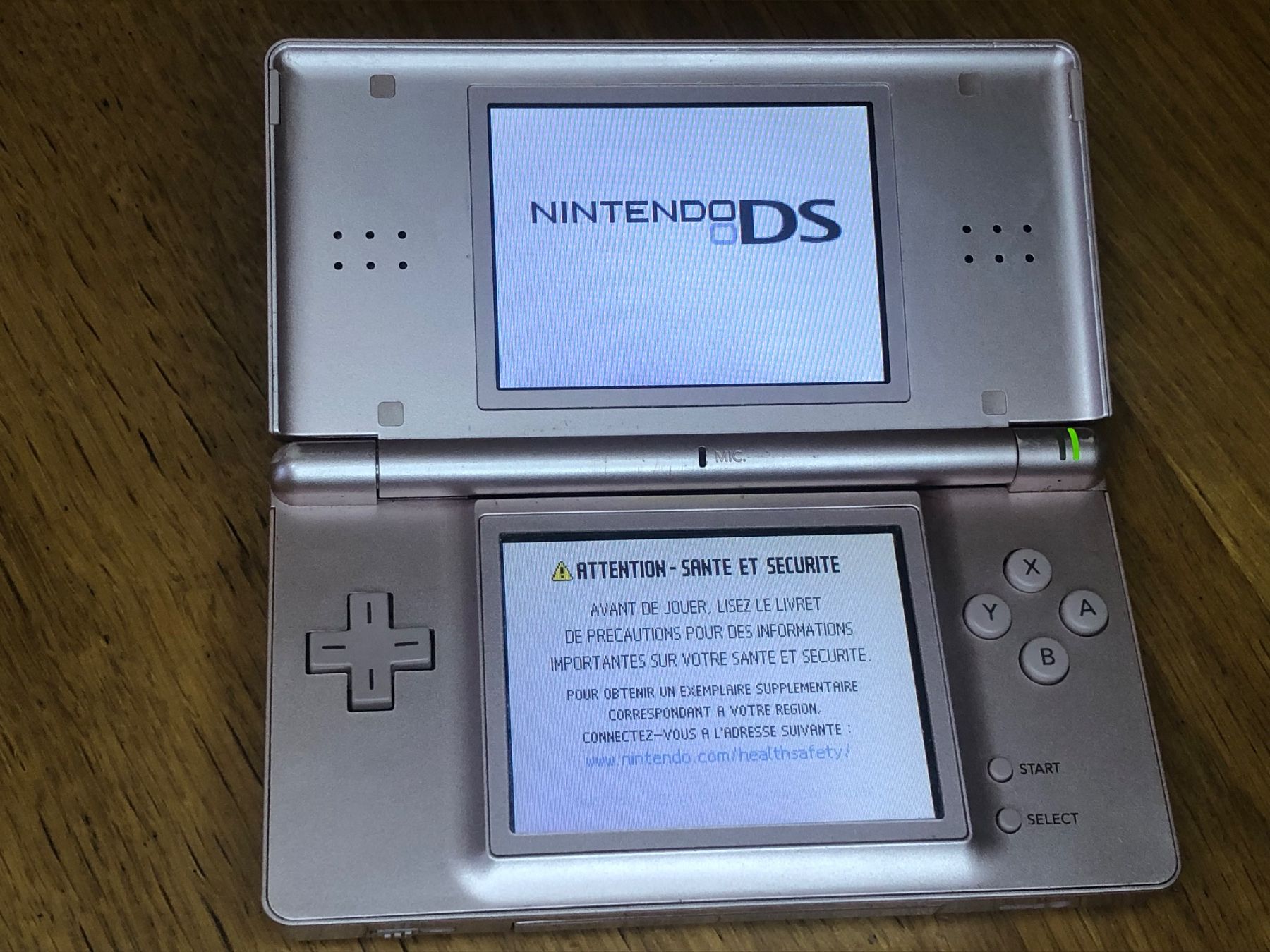 Nintendo Konsolen: Nintendo DS Lite rose + chargeur – Gebraucht aus Genève von bix68 4