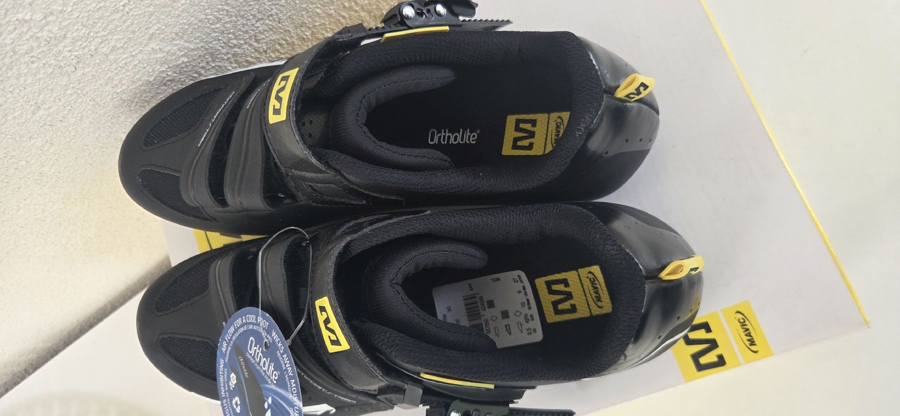 Mavic Scarpe da uomo: Mavic Aksium Elite black/white und shoecover – Nuovo e nell'imballaggio originale da Grüt (Gossau ZH) venduto da fkroetz 2