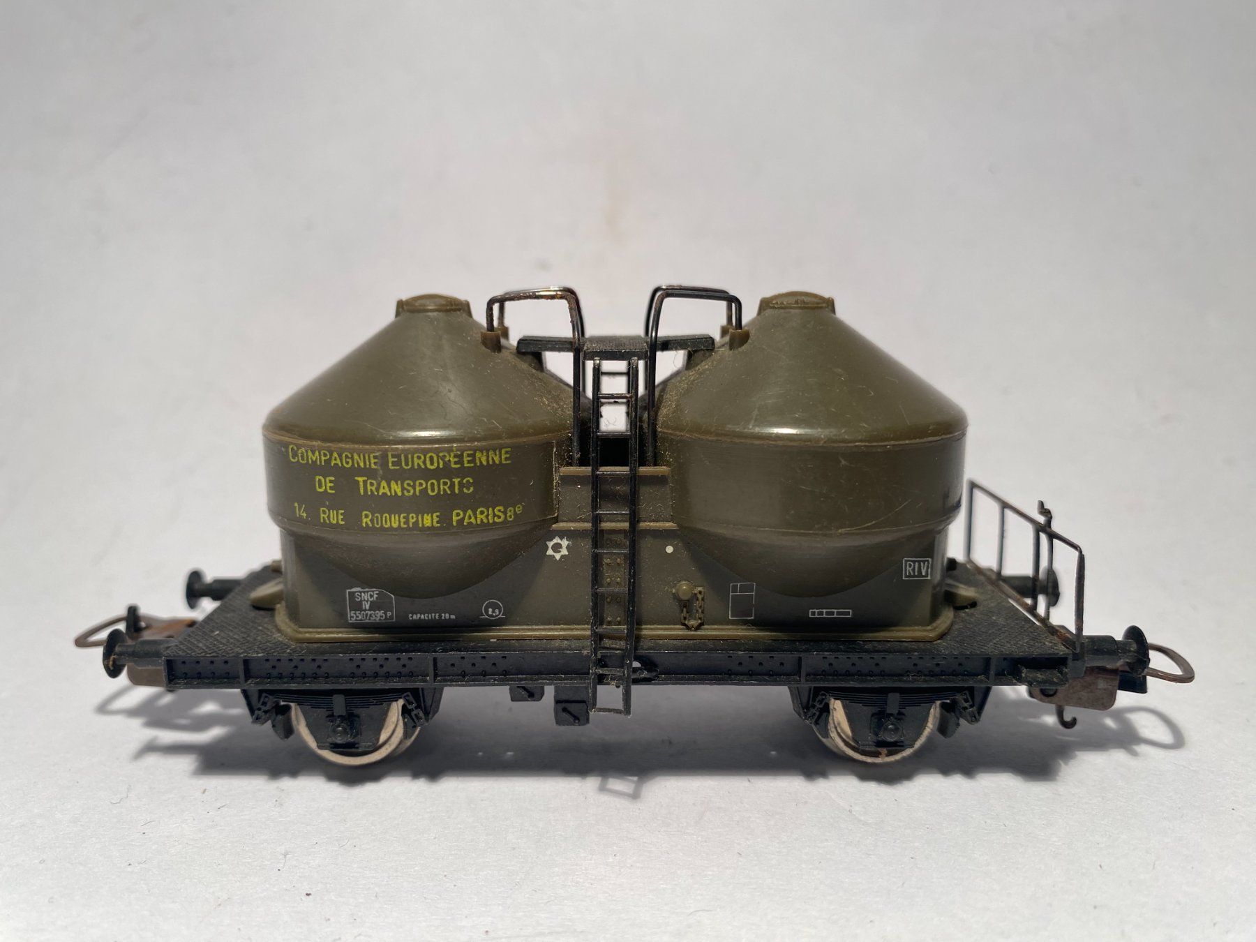 Lima Modelleisenbahnen: Lima Silowagen SNCF grau, DC Achsen – Gebraucht aus Buchrain von Modellbahn11