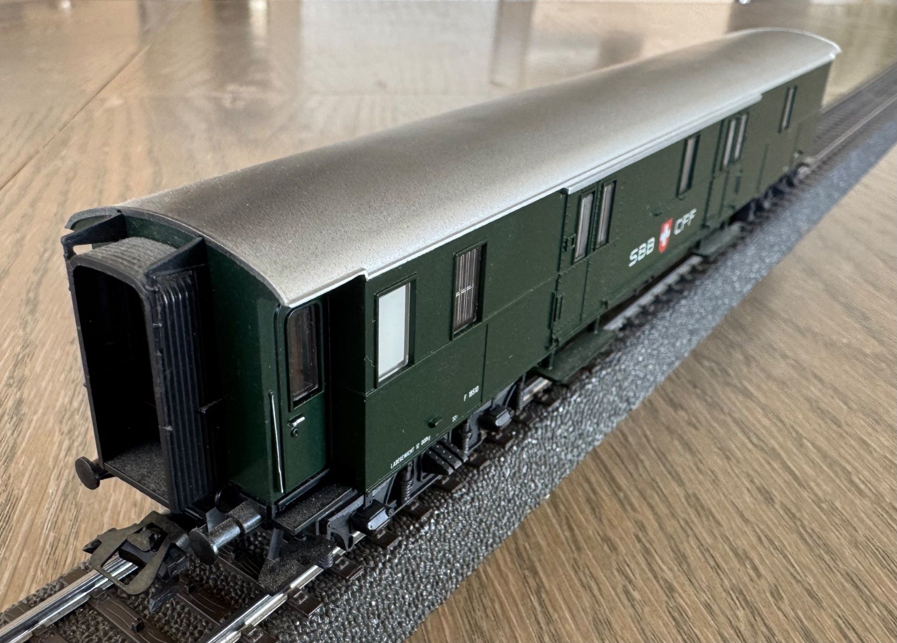 Märklin Modellini di ferrovie: SBB-Oldtimer-Gepäckwagen; neu – Nuovo (secondo la descrizione) da St. Moritz venduto da Manu7500 2