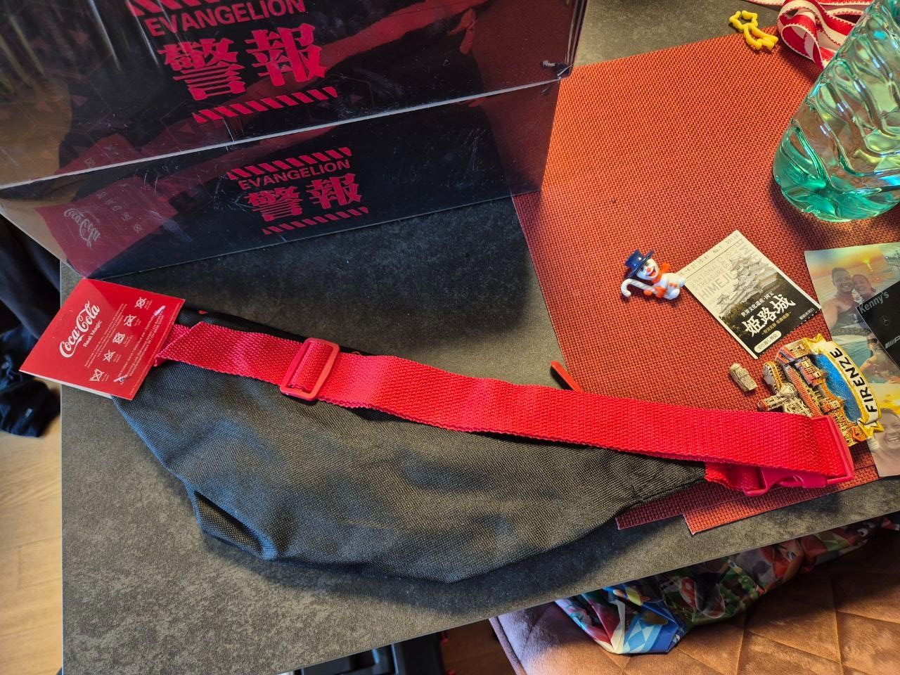 Coca-Cola Borse: Neue Originale Coca Cola Bauch Tasche Bauchtasche – Nuovo e nell'imballaggio originale da Dübendorf venduto da Alessandro-DG 1