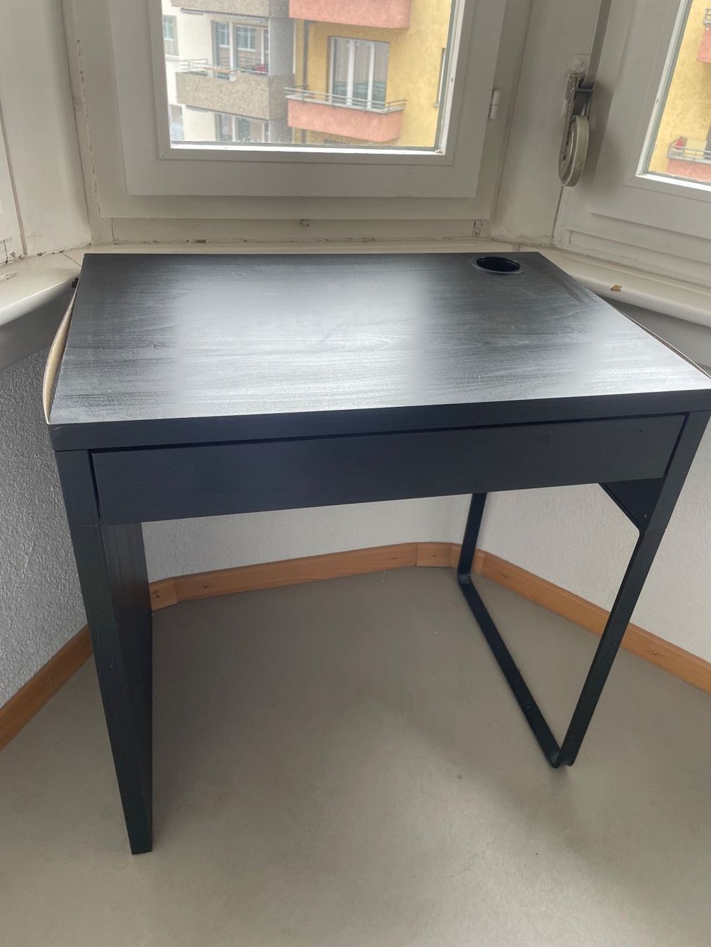 Ikea Scrivanie: IKEA MICKE TABLE BROWN – Usato da Zürich venduto da eli_007