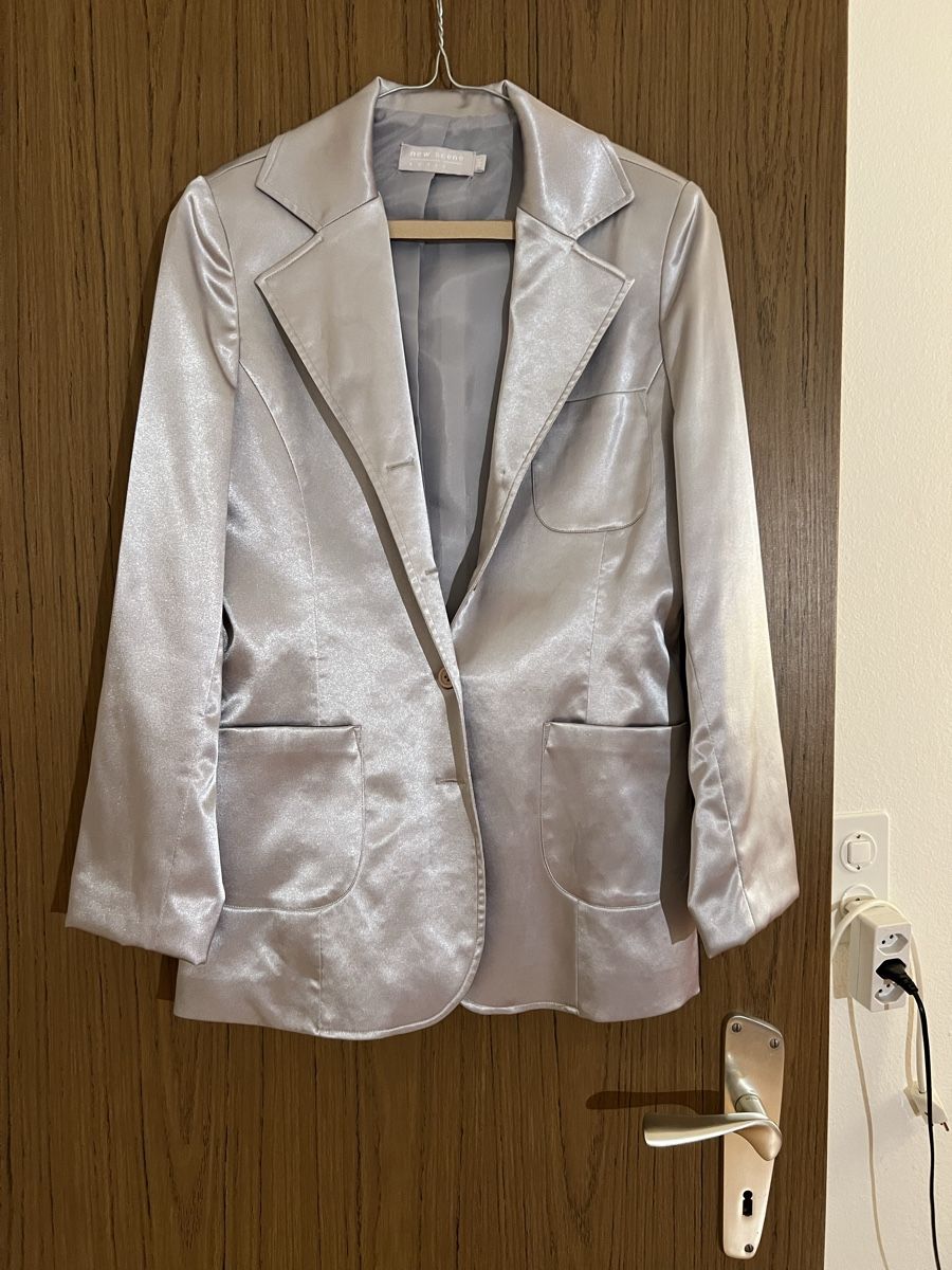 Costumi: Silberner Hosenanzug, Gr. 36, elegant – Nuovo (secondo la descrizione) da Rüschlikon venduto da Picpara 1