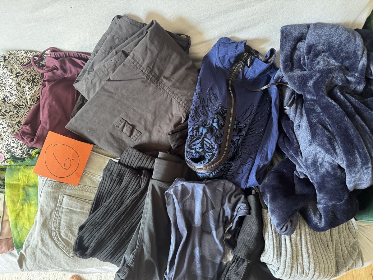 Lots de vêtements: Kleiderpaket 6 Grösse S – D'occasion à Endingen par Mira-Nur 2