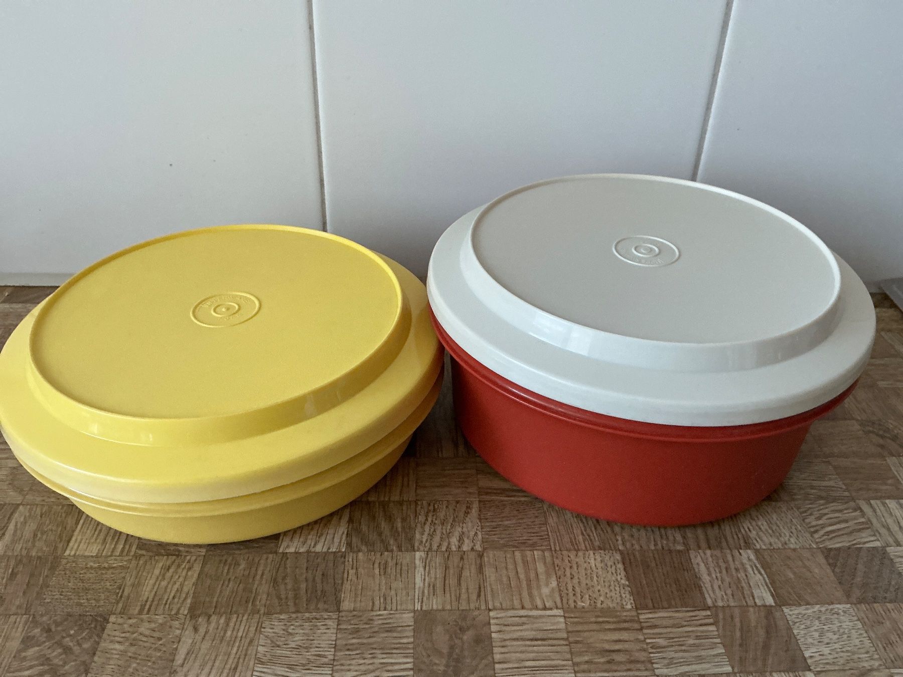 Tupperware Contenitori & Simili: Tupperware.  2 Schüsseli mit Deckel – Usato da Birmensdorf ZH venduto da Hilhan 2