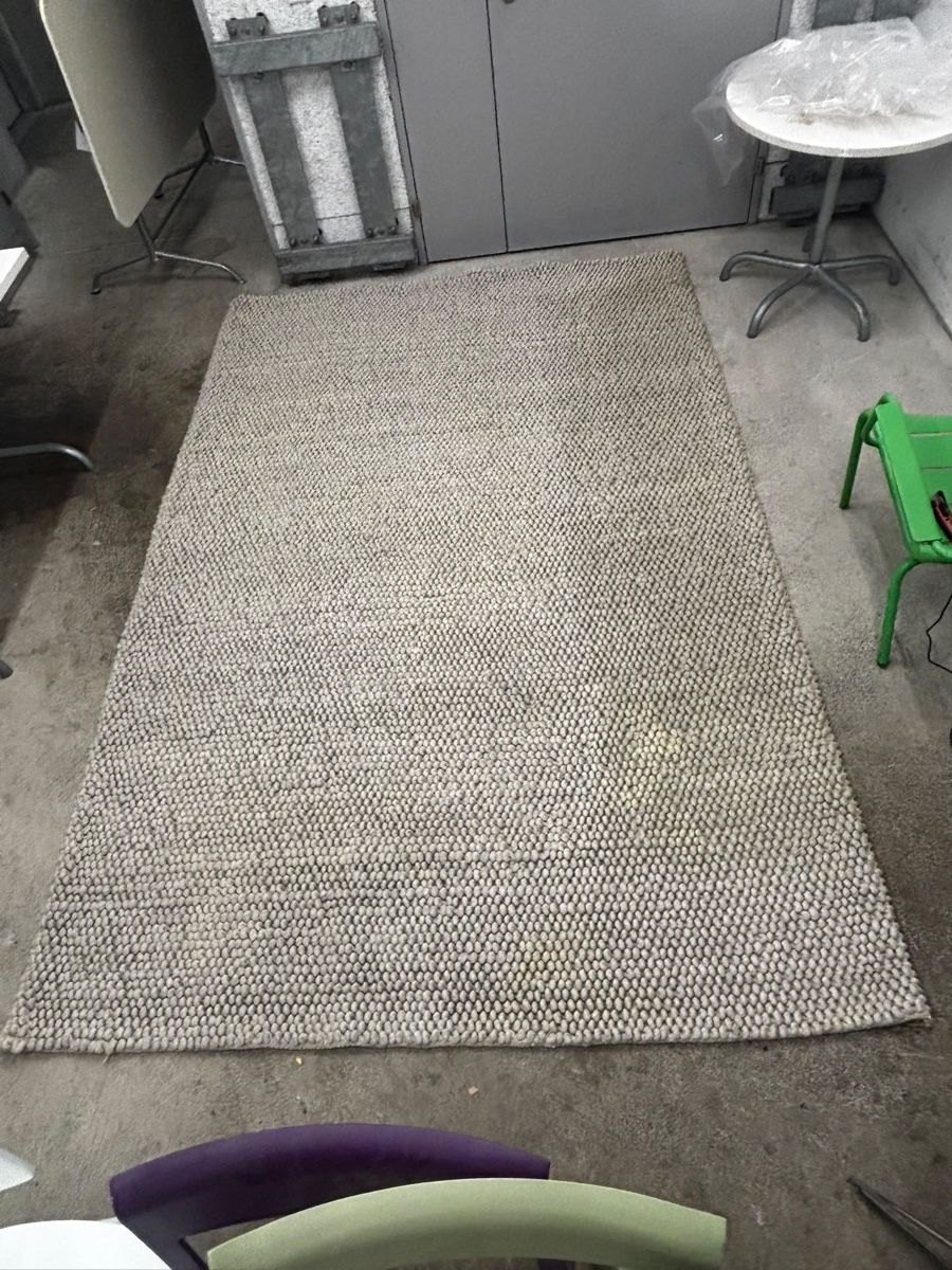 Tapis: Teppich Grau – D'occasion à Wangen ZH par Lumei89