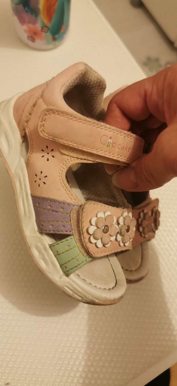 Chaussures filles: Sandalen Gr 23 – D'occasion à Winterthur par Katyakaterina 1