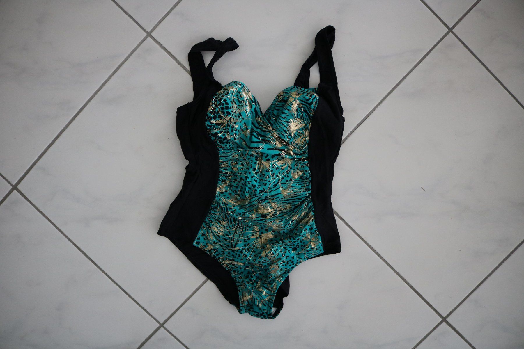 Costumi da bagno & Bikini: Badeanzug Damen Bikini Einteilig Swimsuit Strand – Nuovo (secondo la descrizione) da Rickenbach b. Wil venduto da Byby7