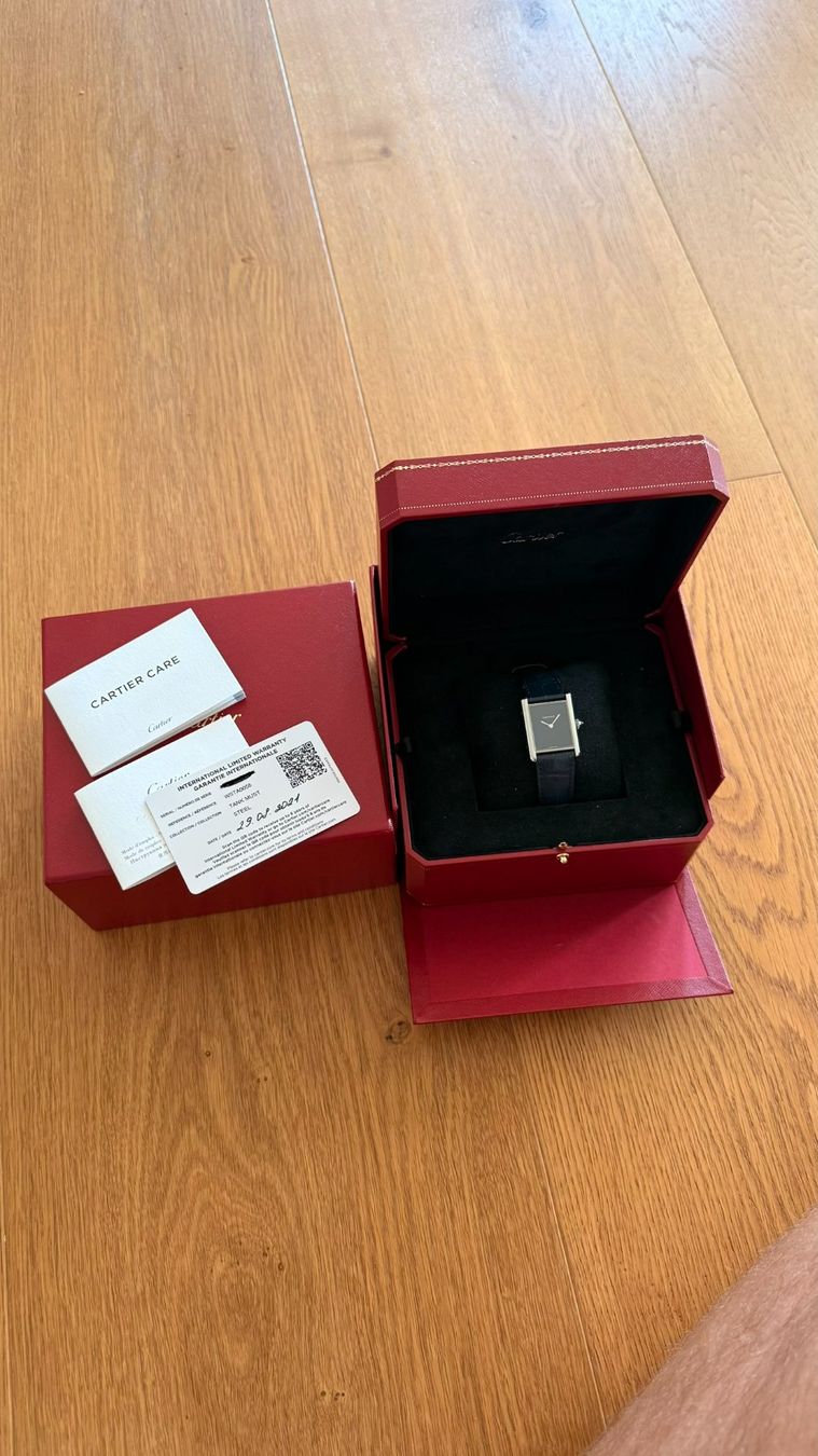 Cartier Uhren: Cartier Tank Must WSTA0055 Blue Dial – Gebraucht aus Biel/Bienne von Buhl3 3