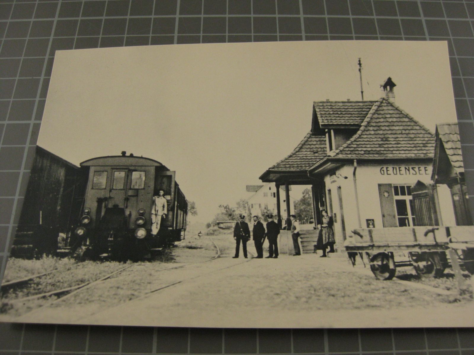Cartoline postali: Geuensee Bahnhof mit Zug – Usato da Malters venduto da Marosko