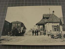 Geuensee Bahnhof mit Zug