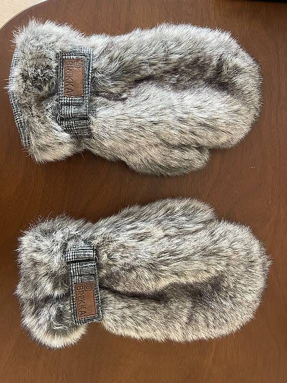 Guanti & manicotti: Fluffy Gloves Brekka Size S – Usato da Lachen SZ venduto da mar_pc6x