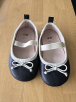 Ballerinas H&M schwarz mit Schleife Grösse 20/21