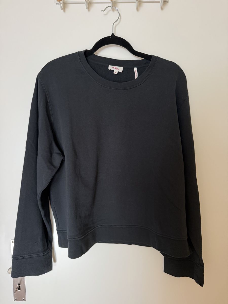 S.Oliver Pullover & Sweatshirts: Pullover s.Oliver schwarz Grösse 42 aus Bio-Baumwolle – Gebraucht aus Langnau am Albis von Schneeflocke92