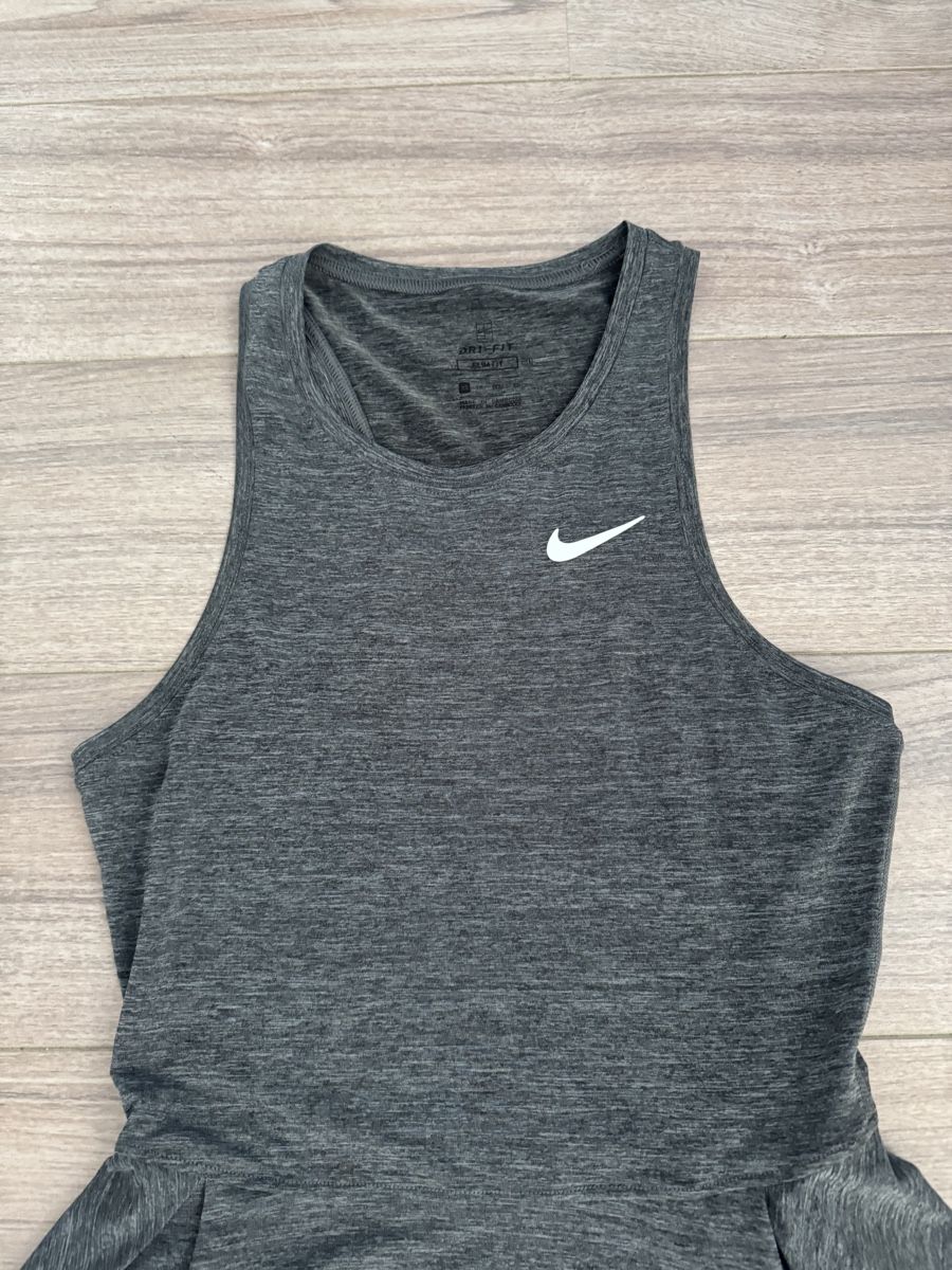 Kleider: NIKE Tenniskleid grau Gr. XS – Gebraucht aus Bonstetten von VCLS 1