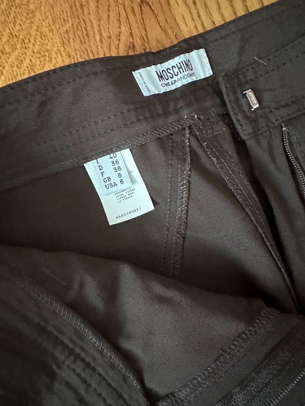 Moschino Pantalons: Hose Moschino – Neuf avec emballage d'origine à Ebikon par nat_jzh5 2