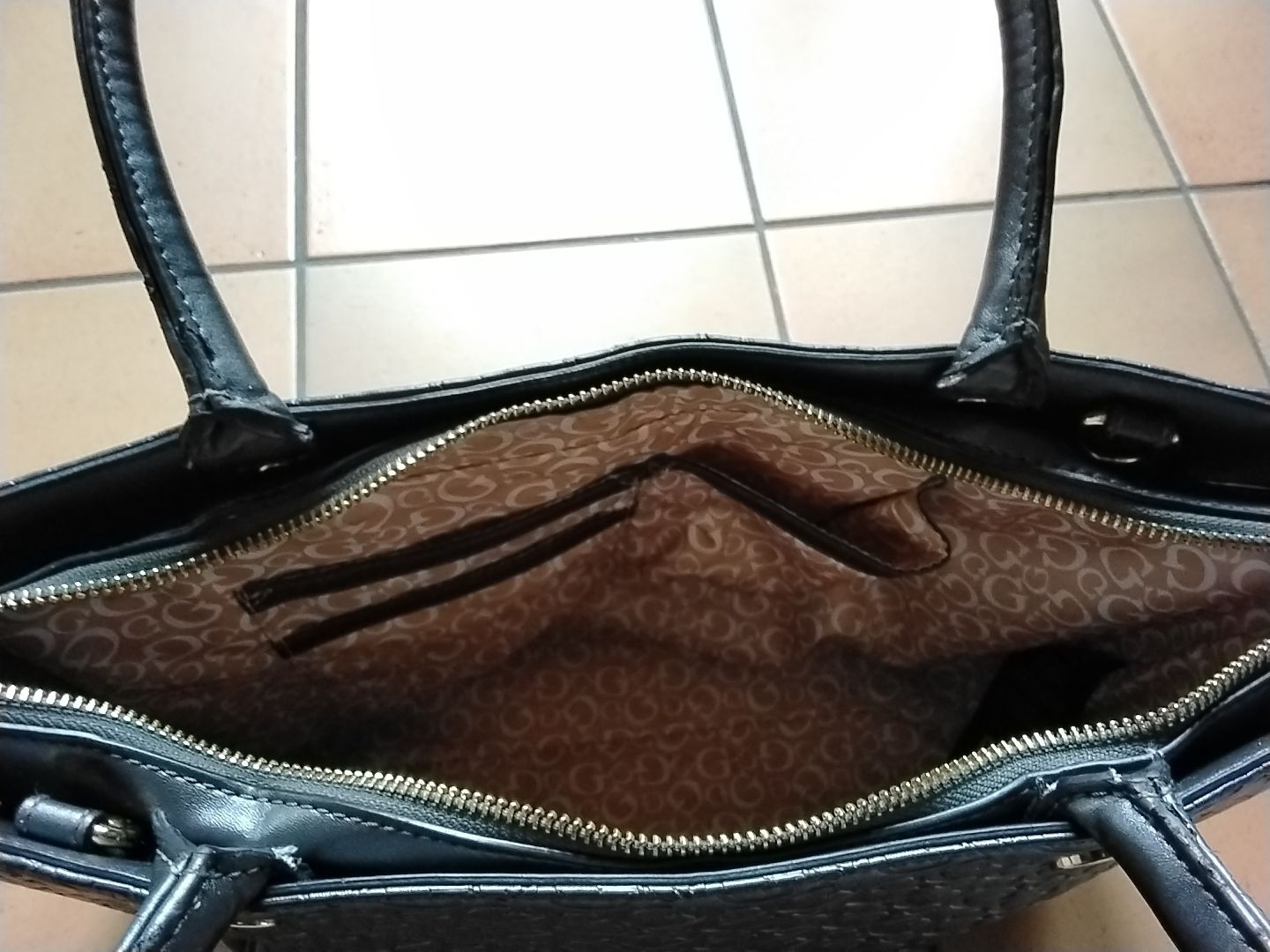 Guess Borse da donna: Sac Gues – Usato da La Chaux-de-Fonds venduto da Uyuni 4