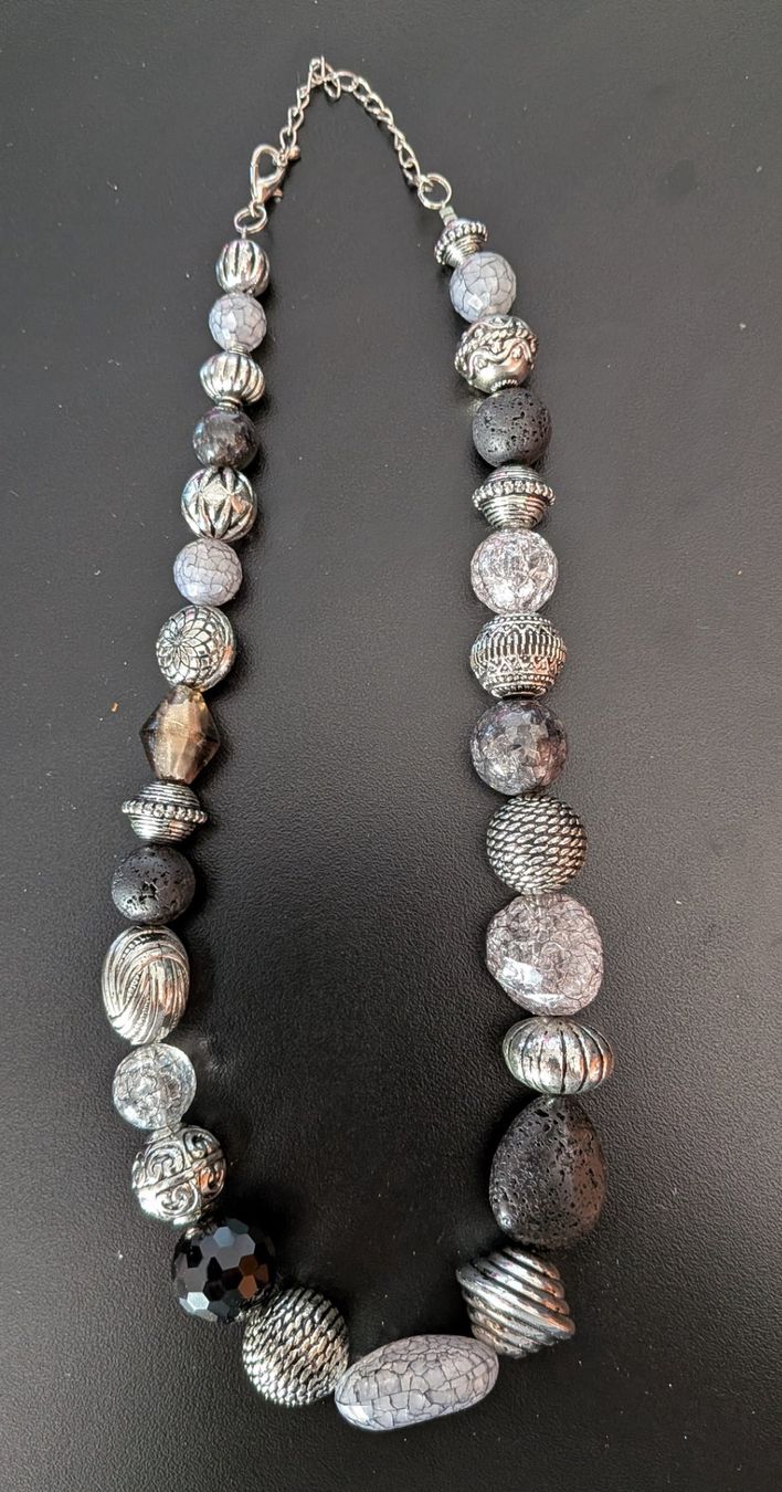 Altri gioielli: Lot de bijoux fantaisie – Usato da Villariaz venduto da Mariejoconde 5