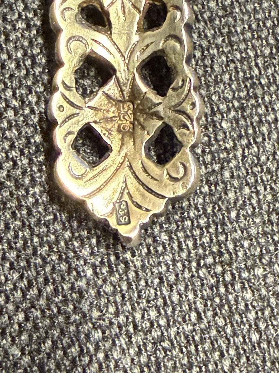 Ciondoli: Gothic Kreuz mit Granatsteine – Usato da Basel venduto da pet_y7pt 5