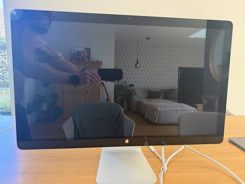 Ecrans: Apple Thunderbolt Display 27 Zoll – D'occasion à Hallau par Foundit
