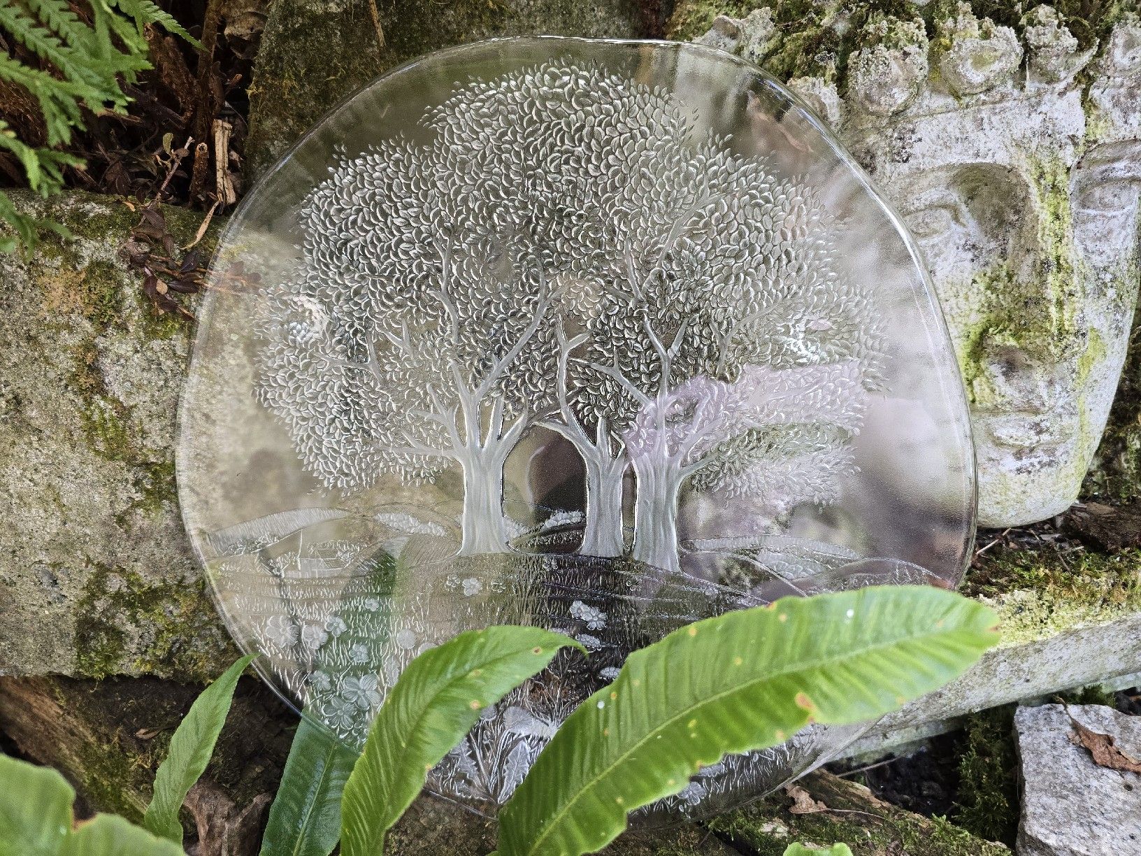Glasi Hergiswil Plateaux: Glasplatte Hergiswil mit Baumrelief  – D'occasion à Walkringen par Vanuca 4