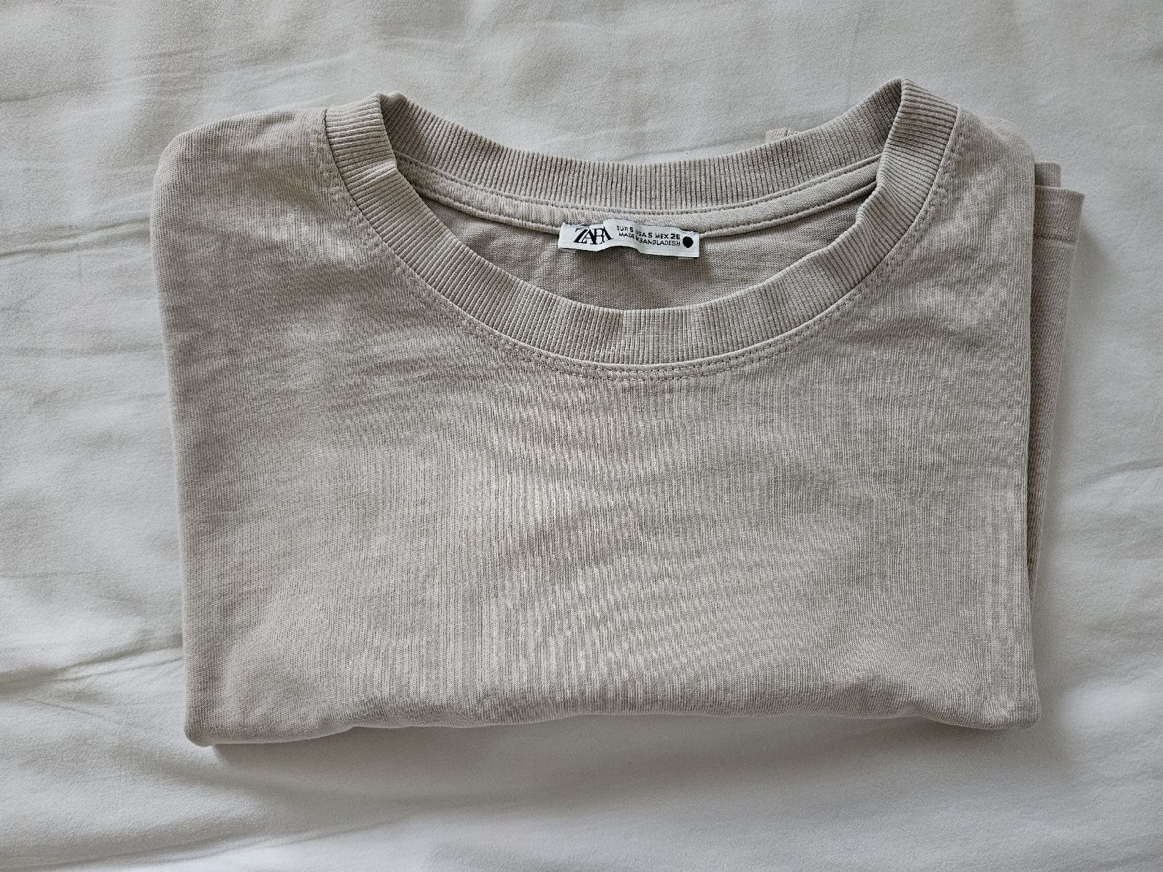 T-Shirts: Zara Basic Shirt, Beige, Gr. S, Crop-Top, Sommer Must-Have – Gebraucht aus Abtwil AG von Ayline.a8