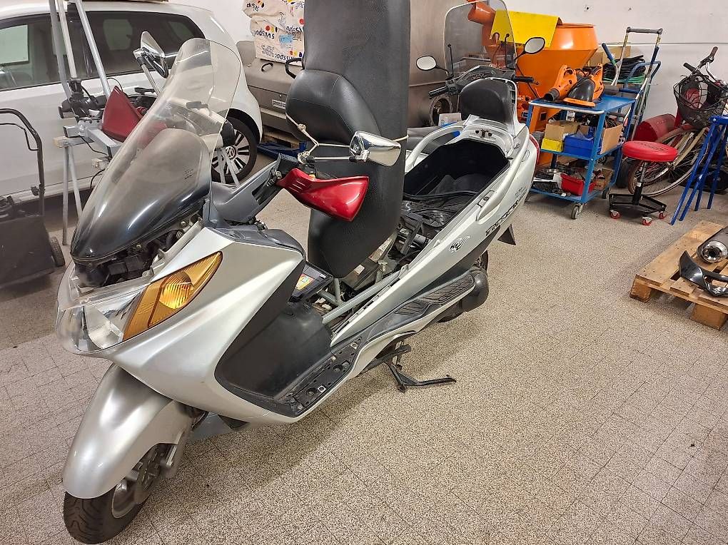 Scooters: Scooter SUZUKI 400 – D'occasion à Lavey-Village par nasticri
