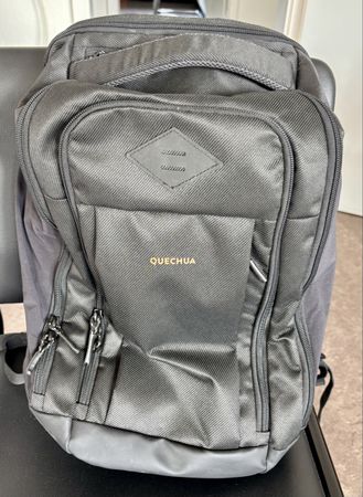 Sac à dos Quechua Escape 500 23L noir – quasi neuf