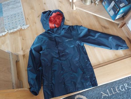 Sehr schöne Regenjacke Gr 134