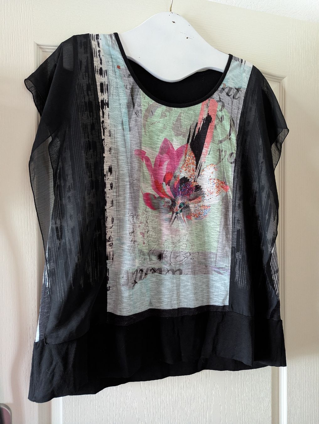 T-shirt: T-Shirt – Usato da Bettlach venduto da Costmiri